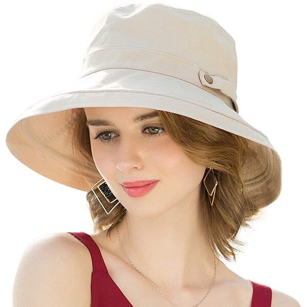 Wide brim bucket hat with 2 buttons