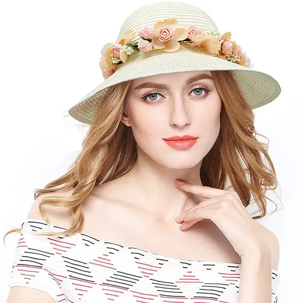 Beach straw hat with flower lace