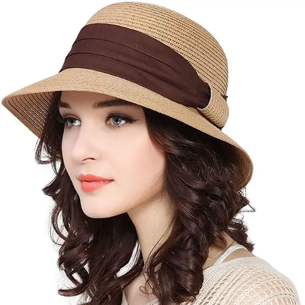 Wide brim straw hat for women