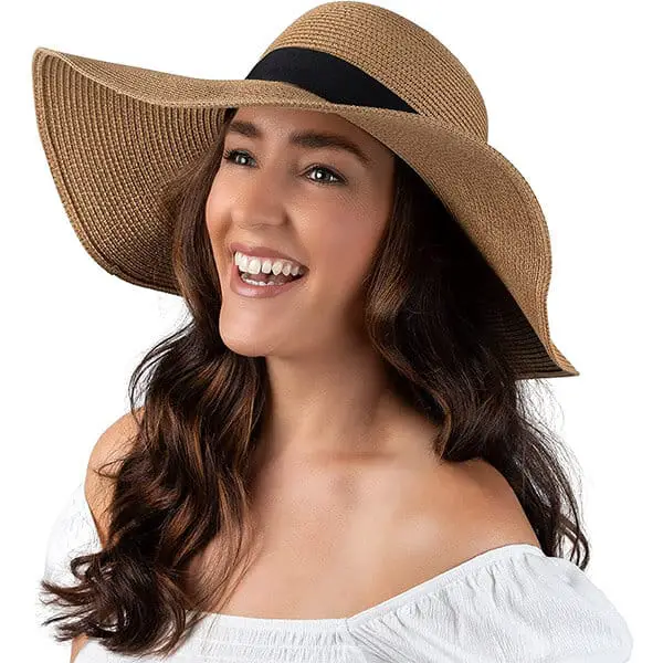 Foldable large straw hat